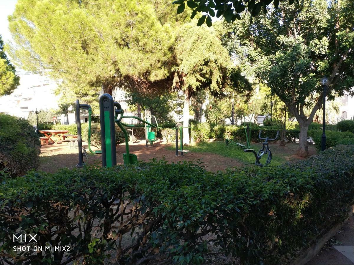 Beautiful House In Alimos Near To The Beach And Metro アテネ エクステリア 写真