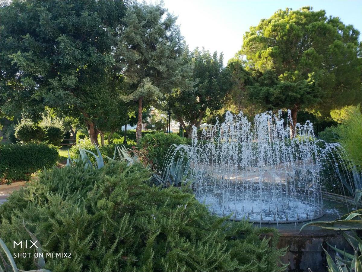 Beautiful House In Alimos Near To The Beach And Metro アテネ エクステリア 写真